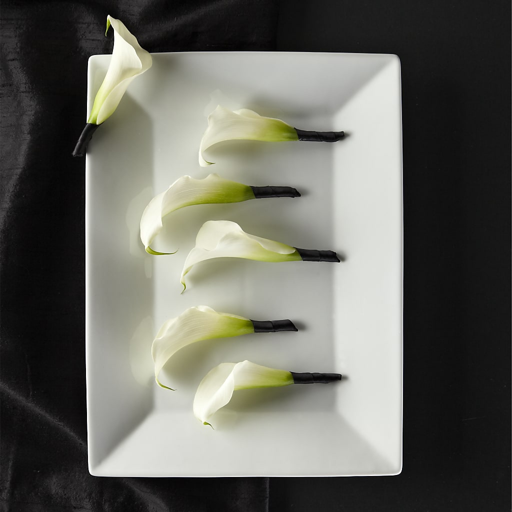Calla Lily Promise Boutonniere – Loose Leaf Florist, Austin TX