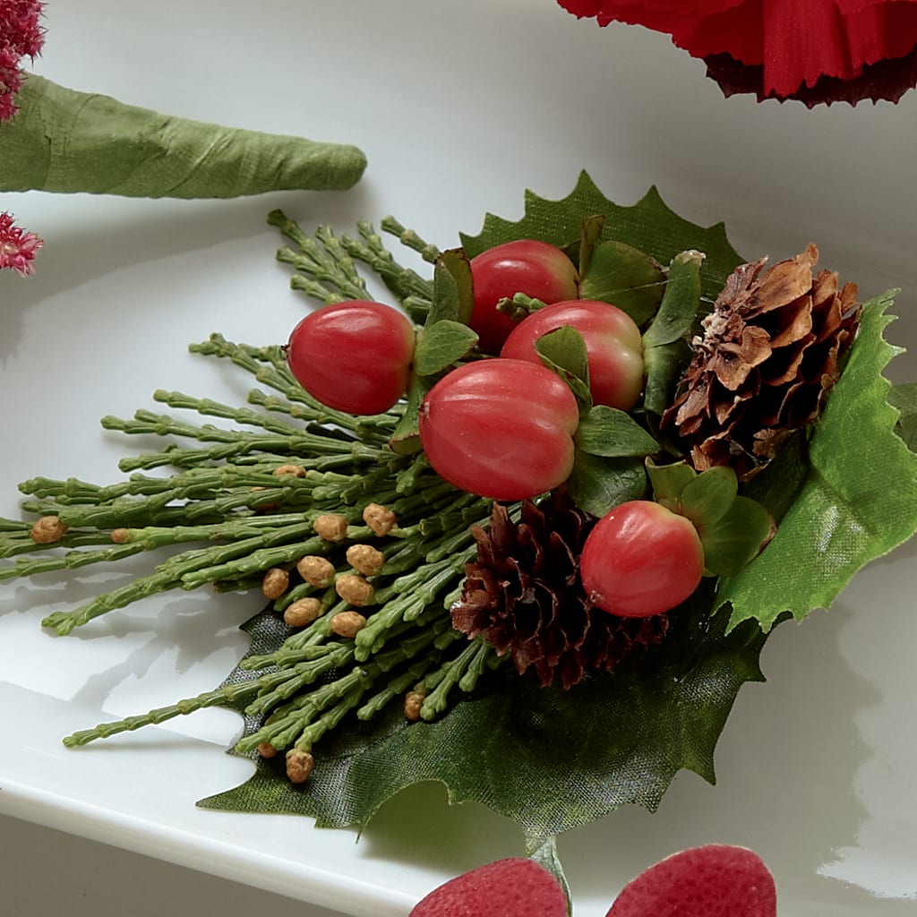 Red Berry Boutonniere – Loose Leaf Florist, Austin TX