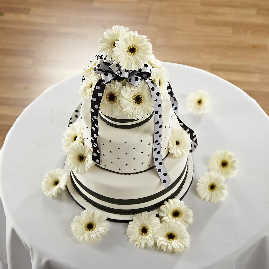 Simple Sophistication Cake Décor –  Loose Leaf Florist, Austin TX