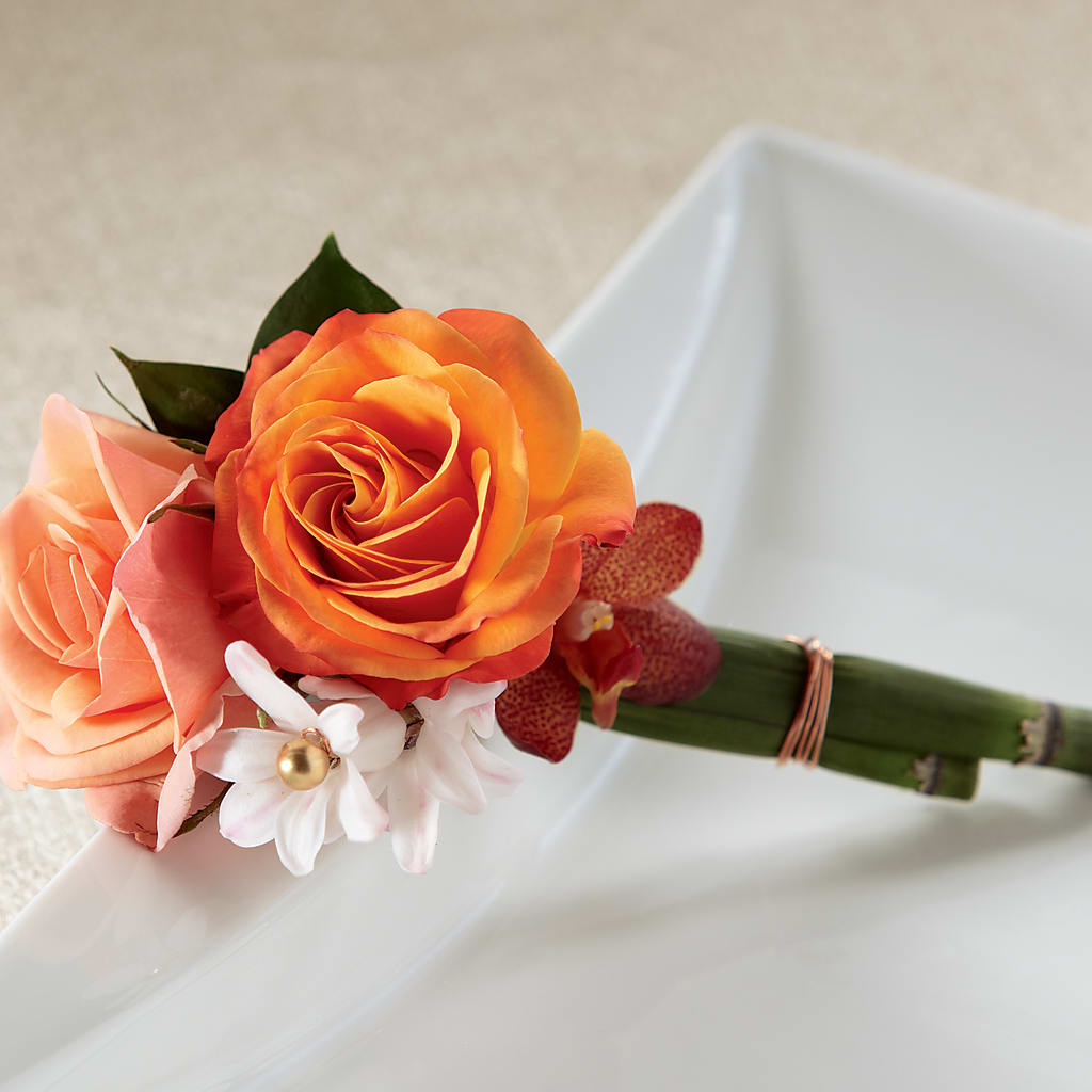 Sunset Dream Boutonniere –  Loose Leaf Florist, Austin TX