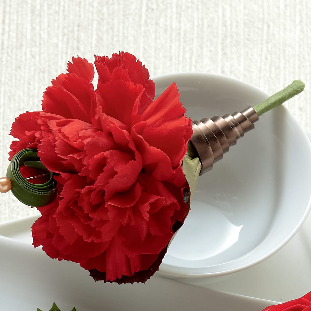 Red Carnation Boutonniere –  Loose Leaf Florist, Austin TX