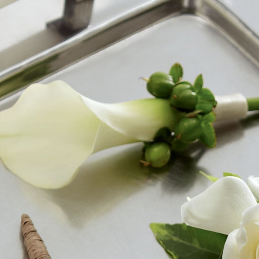White Calla Boutonniere –  Loose Leaf Florist, Austin TX